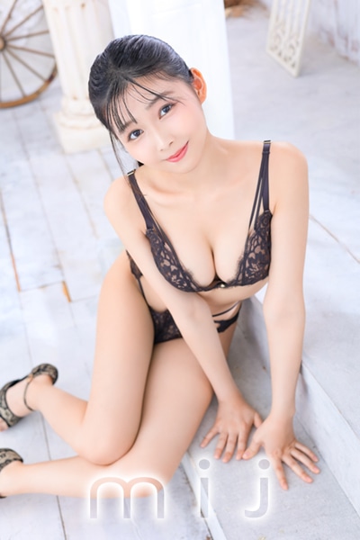 Luxury Escort Lisa | Made In Japan